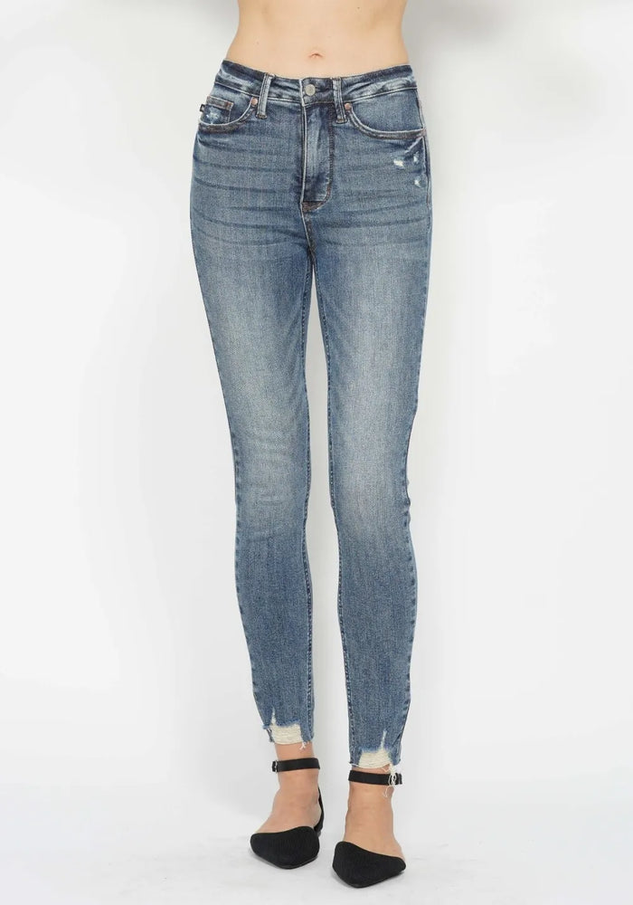 0395e25f-7c4f-43c9-a98a-892de36917a1-Max