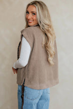 Load image into Gallery viewer, Goat Side Bows Sherpa Fleece Vest
