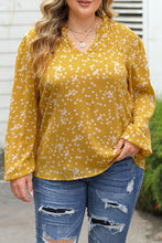 Load image into Gallery viewer, Yellow Plus Size Floral Print Ruched Split Neck Blouse
