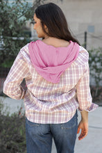 Load image into Gallery viewer, Pink Checkered Print Loose Fit Buttoned Hooded Shacket

