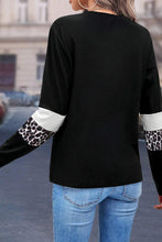 Load image into Gallery viewer, White Leopard Colorblock Patchwork Crew Neck Long Sleeve Tee
