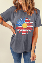 Load image into Gallery viewer, Gray Flag Pattern Sunflower Graphic Crew Neck Tee
