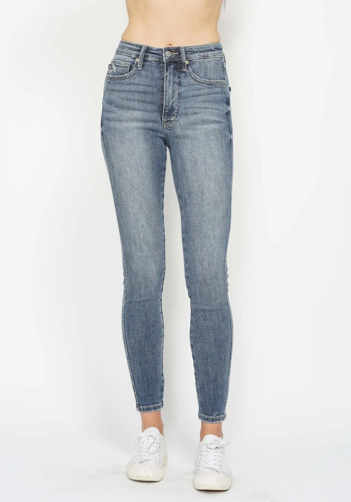 44fa3610-fd49-4b1b-bdda-9f16afcc5e38-Max