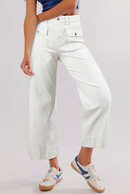 Load image into Gallery viewer, White Flap Pockets Front Straight Cropped Jeans
