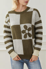 Load image into Gallery viewer, Green Checkered Floral Print Striped Sleeve Sweater
