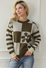 Load image into Gallery viewer, Green Checkered Floral Print Striped Sleeve Sweater
