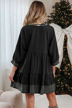 Load image into Gallery viewer, Black Contrast Stitched V Neck 3/4 Sleeve Tiered Mini Dress
