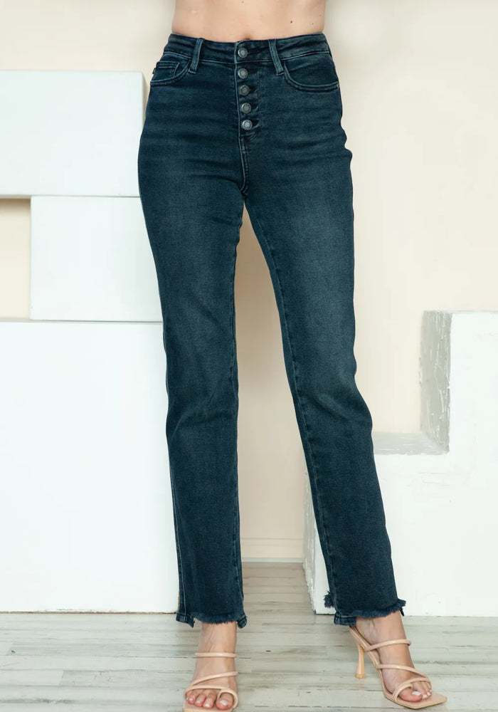 97d55af7-fb0b-43d4-80e5-c89d35c9db02-Max