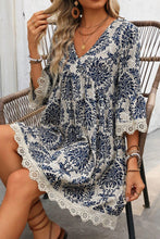 Load image into Gallery viewer, Sky Blue Vintage Printed Lace Trim V Neck 3/4 Sleeve Loose Dress

