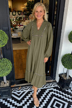 Load image into Gallery viewer, Four Leaf Clover Collared V Neck Smocked Detail Contrast Leopard Trim Bracelet Sleeve Long Dress
