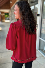 Load image into Gallery viewer, Fiery Red Collar V Neck Leopard Contrasted Trim Textured Blouse
