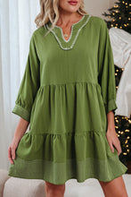 Load image into Gallery viewer, Jungle Green Contrast Stitched V Neck 3/4 Sleeve Tiered Mini Dress
