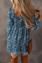Load image into Gallery viewer, Blue Floral Print Sweetheart Neck Shirred Back Mini Dress
