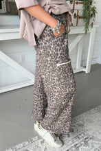 Load image into Gallery viewer, Khaki Plus Size Leopard Print Raw Edge Patch Pocket Drawstring Loose Pants

