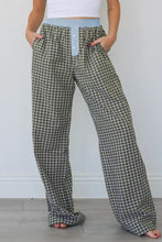 Load image into Gallery viewer, Brown Preppy Gingham Boxer Pants

