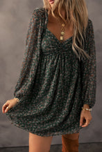Load image into Gallery viewer, Green Floral Print Sweetheart Neck Shirred Back Mini Dress
