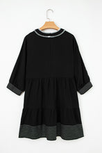 Load image into Gallery viewer, Black Contrast Stitched V Neck 3/4 Sleeve Tiered Mini Dress
