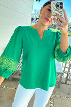 Load image into Gallery viewer, Green Contrast Floral Embroidered 3/4 Sleeve Notched V Neck Elegant Blouse
