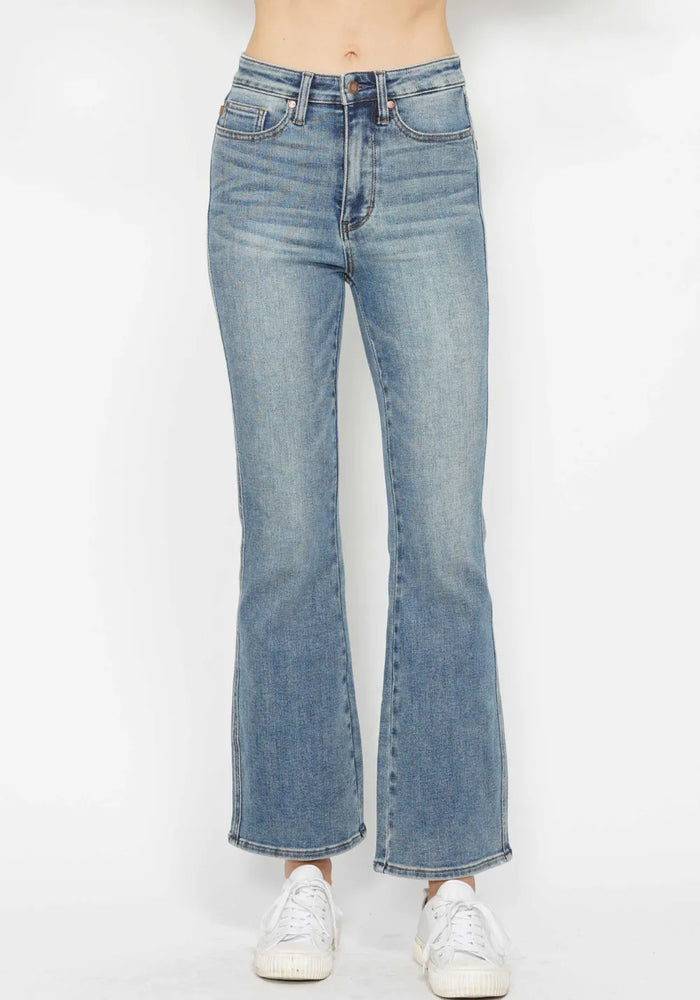 d8a0a997-f918-46e3-af53-f5491e67a7cc-Max