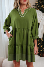 Load image into Gallery viewer, Jungle Green Contrast Stitched V Neck 3/4 Sleeve Tiered Mini Dress
