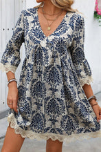 Load image into Gallery viewer, Sky Blue Vintage Printed Lace Trim V Neck 3/4 Sleeve Loose Dress
