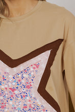 Load image into Gallery viewer, Camel Floral Star Patchwork 3/4 Long Sleeve Top
