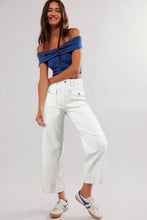 Load image into Gallery viewer, White Flap Pockets Front Straight Cropped Jeans
